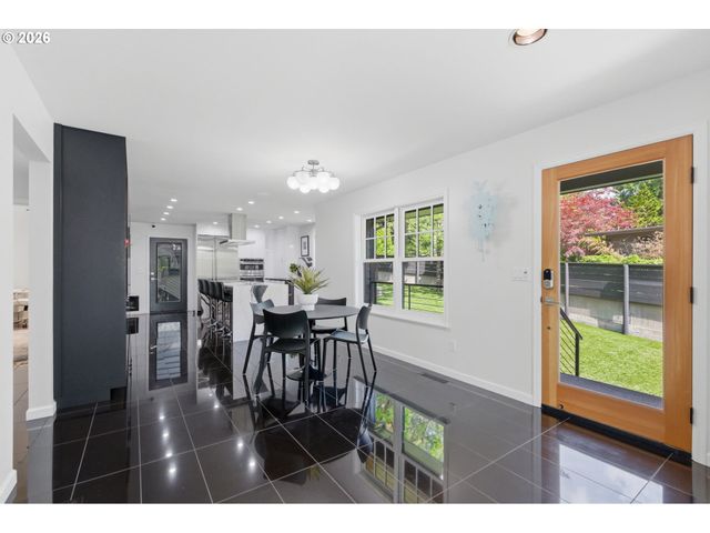 3712 SOUTHSHORE Blvd, Lake Oswego, OR 97035