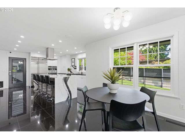 3712 SOUTHSHORE Blvd, Lake Oswego, OR 97035