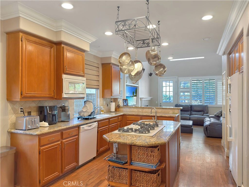 Image 6 of property listing at 525 Dickinson Circle, Placentia, CA 92870