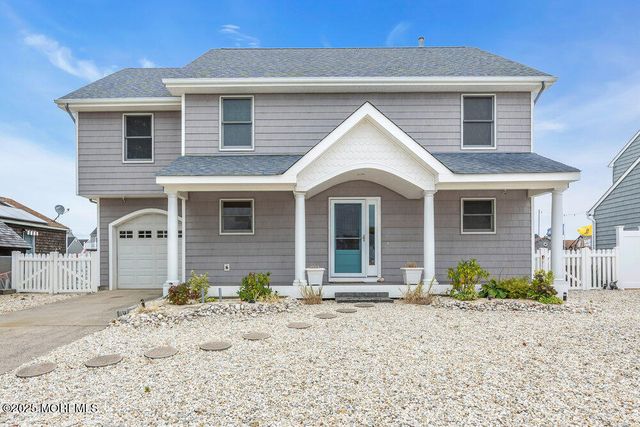 59 Top Sail Court, Bayville, NJ 08721