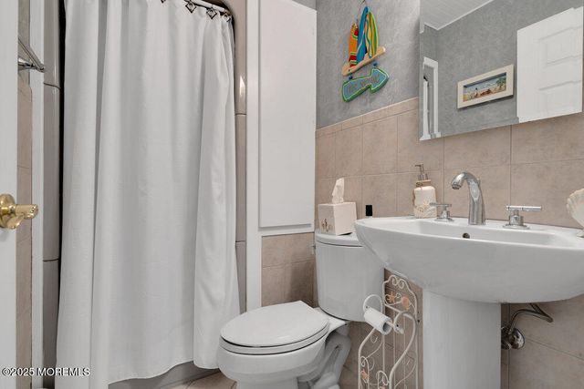 59 Top Sail Court, Bayville, NJ 08721