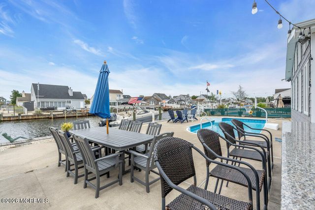 59 Top Sail Court, Bayville, NJ 08721