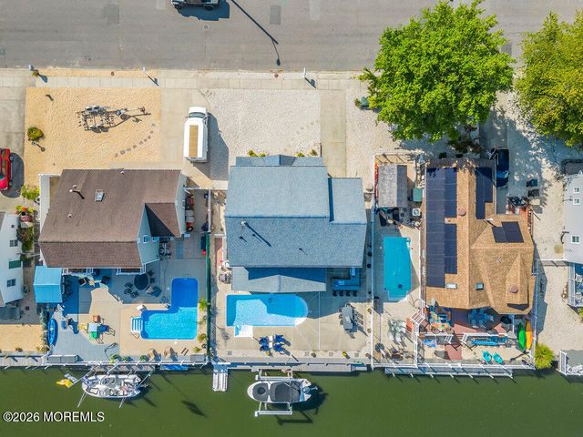 59 Top Sail Court, Bayville, NJ 08721