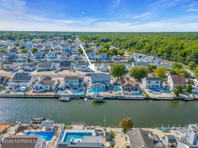 59 Top Sail Court, Bayville, NJ 08721