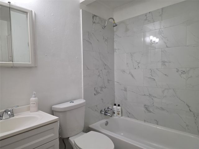 853 Broadway Avenue A, Euless, TX 76040