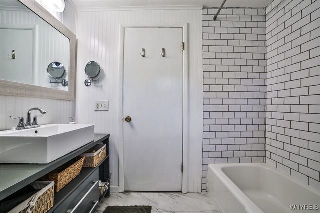 60 Morrow Avenue, Lockport City, NY 14094