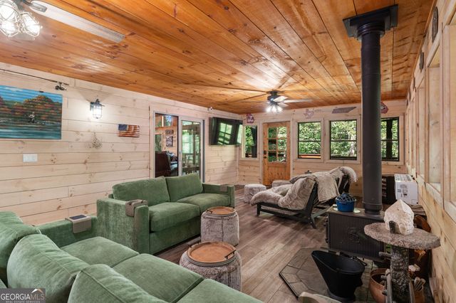 284 Major Ridge Road, Blue Ridge, GA 30513
