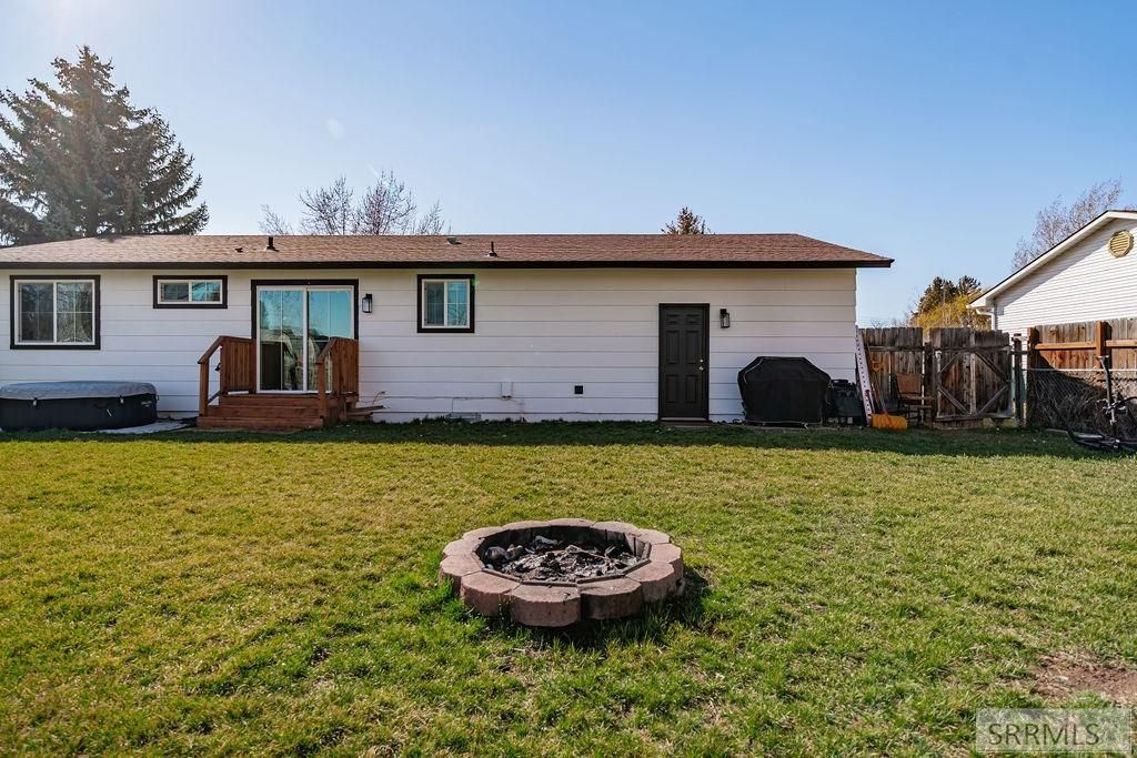 Image 16 of property listing at 605 S Maurine Drive, Idaho Falls, ID 83401