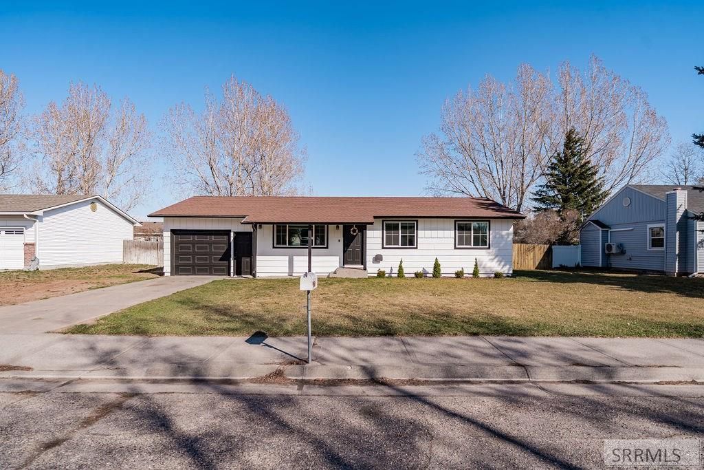 Image 2 of property listing at 605 S Maurine Drive, Idaho Falls, ID 83401