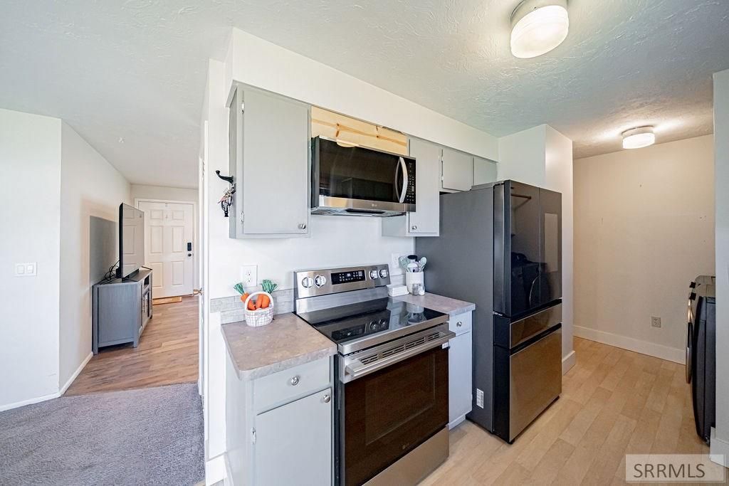 Image 7 of property listing at 605 S Maurine Drive, Idaho Falls, ID 83401