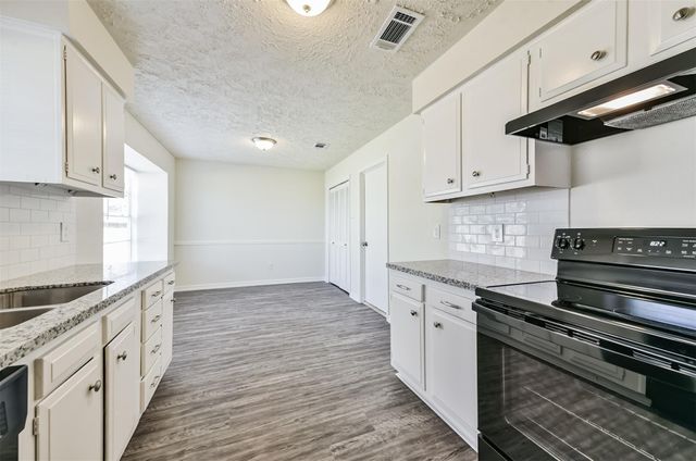 9563 Sutter Park Lane, Houston, TX 77086