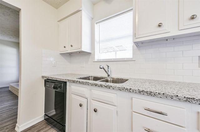 9563 Sutter Park Lane, Houston, TX 77086
