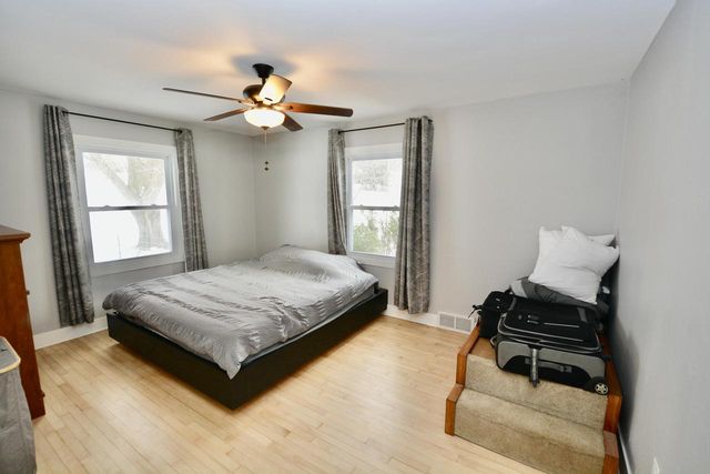 12001 W Donges Bay ROAD, Mequon, WI 53097