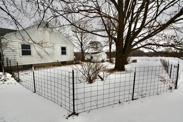 12001 W Donges Bay ROAD, Mequon, WI 53097