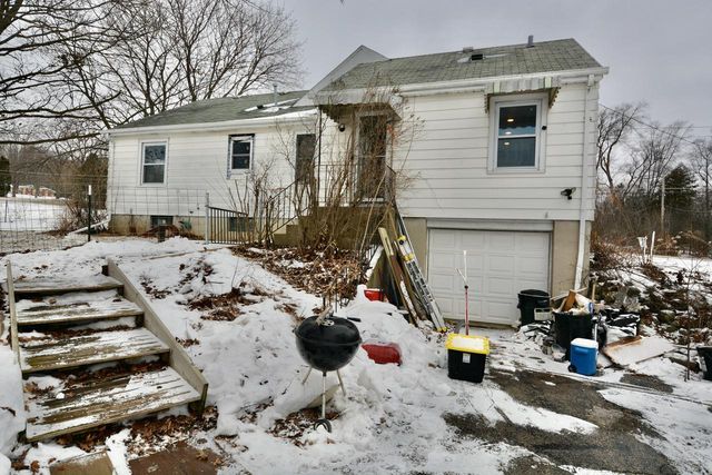 12001 W Donges Bay ROAD, Mequon, WI 53097