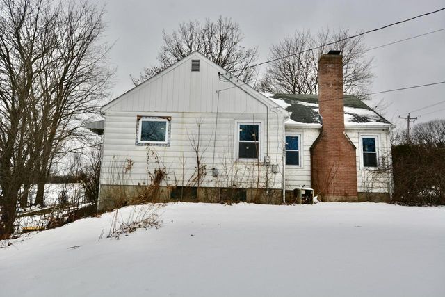 12001 W Donges Bay ROAD, Mequon, WI 53097