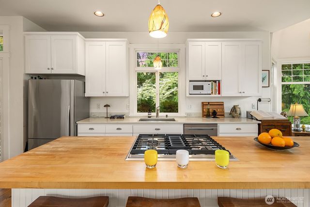 2511 E Roy Street, Seattle, WA 98112