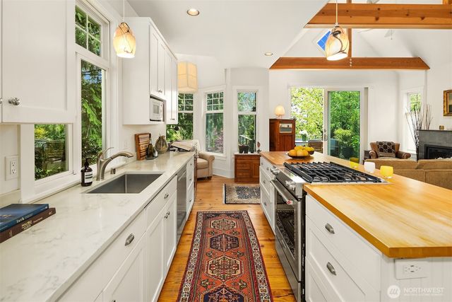 2511 E Roy Street, Seattle, WA 98112