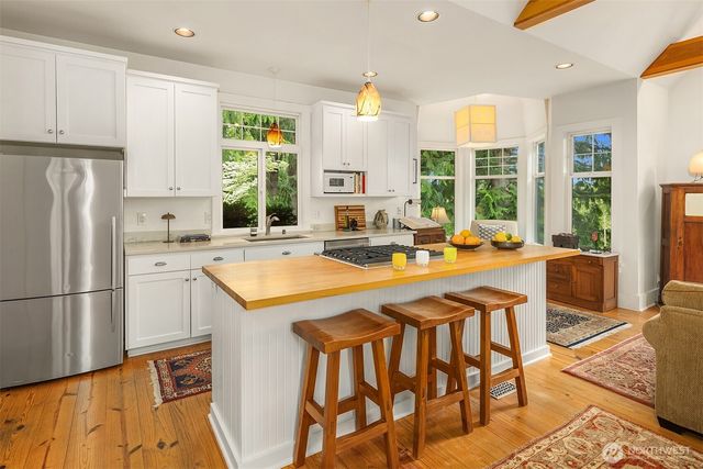 2511 E Roy Street, Seattle, WA 98112