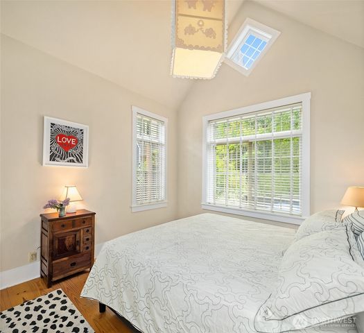 2511 E Roy Street, Seattle, WA 98112