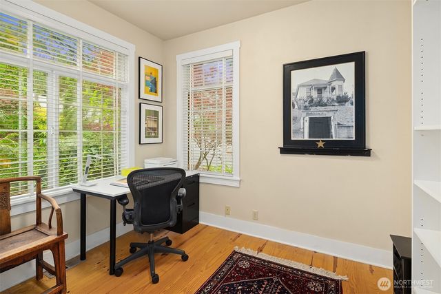2511 E Roy Street, Seattle, WA 98112