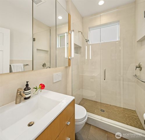 2511 E Roy Street, Seattle, WA 98112
