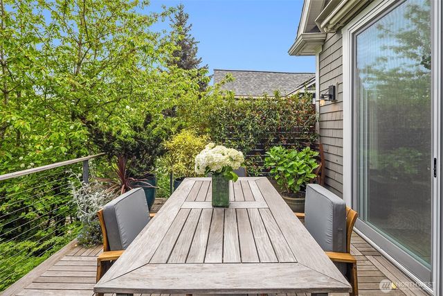 2511 E Roy Street, Seattle, WA 98112