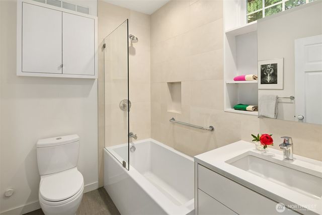 2511 E Roy Street, Seattle, WA 98112