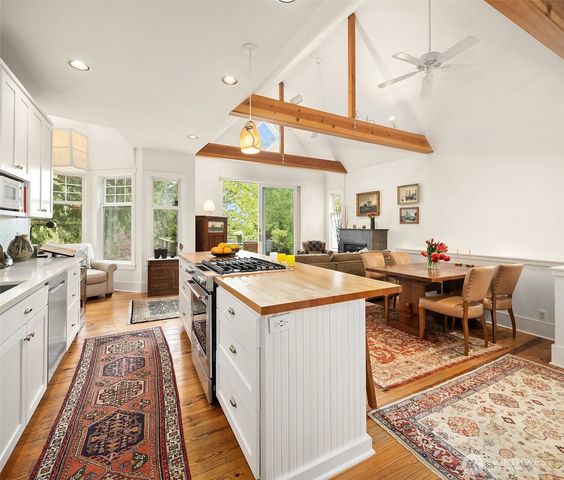 2511 E Roy Street, Seattle, WA 98112