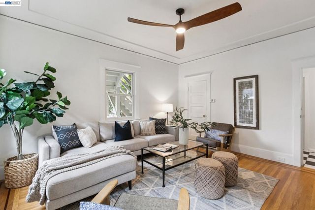 2607 Alcatraz Ave, Berkeley, CA 94705