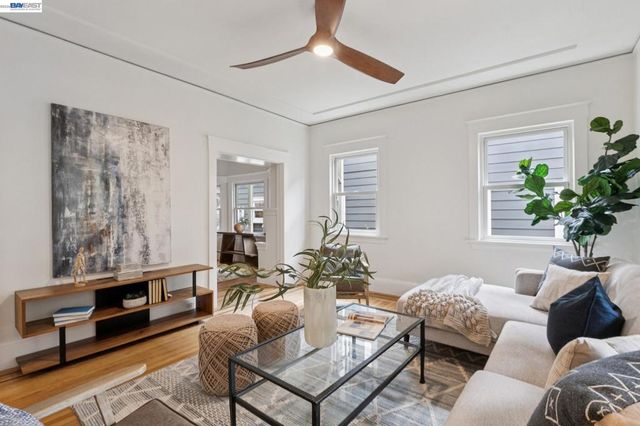 2607 Alcatraz Ave, Berkeley, CA 94705