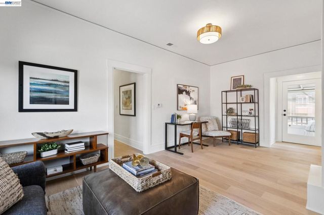 2607 Alcatraz Ave, Berkeley, CA 94705