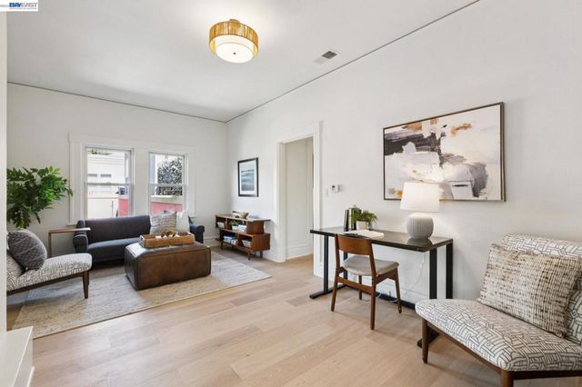 2607 Alcatraz Ave, Berkeley, CA 94705