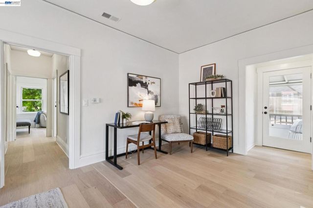 2607 Alcatraz Ave, Berkeley, CA 94705