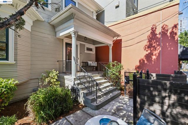 2607 Alcatraz Ave, Berkeley, CA 94705