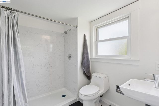 2607 Alcatraz Ave, Berkeley, CA 94705
