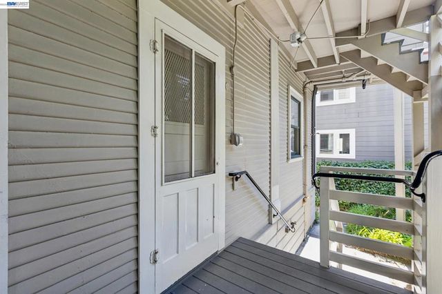 2607 Alcatraz Ave, Berkeley, CA 94705