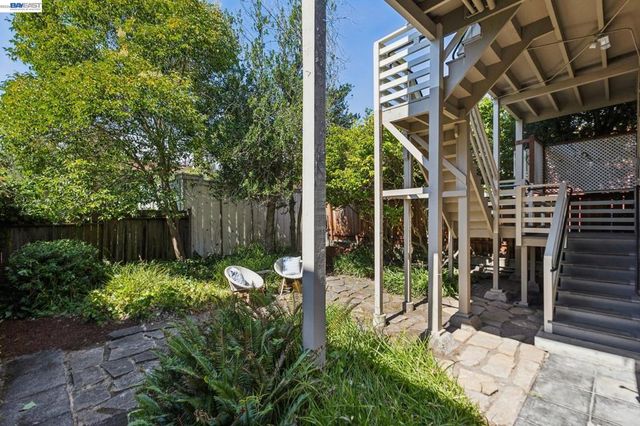 2607 Alcatraz Ave, Berkeley, CA 94705
