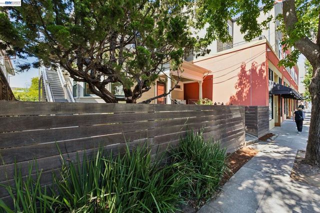2607 Alcatraz Ave, Berkeley, CA 94705
