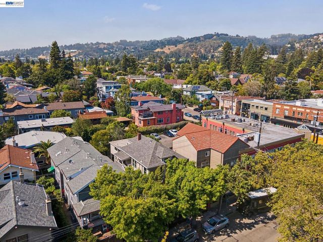 2607 Alcatraz Ave, Berkeley, CA 94705