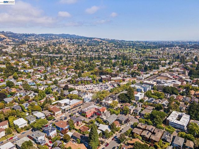 2607 Alcatraz Ave, Berkeley, CA 94705