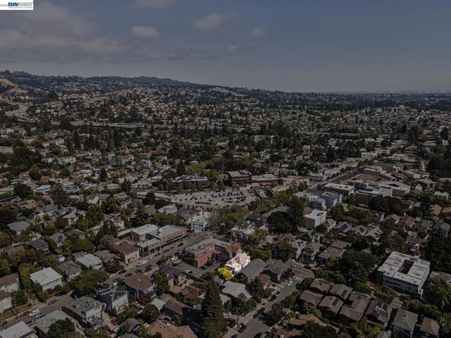 2607 Alcatraz Ave, Berkeley, CA 94705