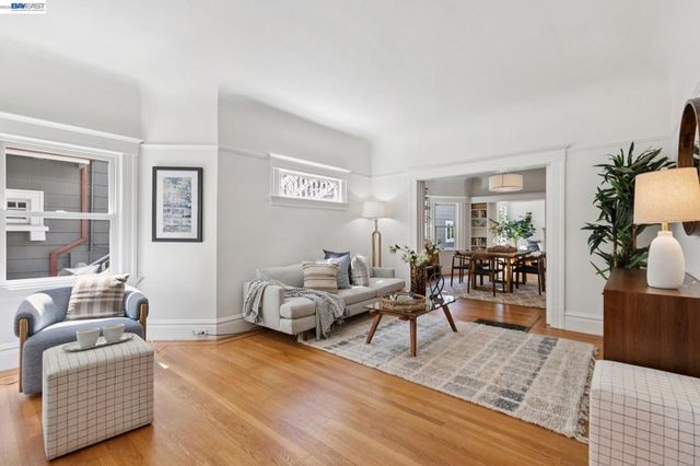 2607 Alcatraz Ave, Berkeley, CA 94705