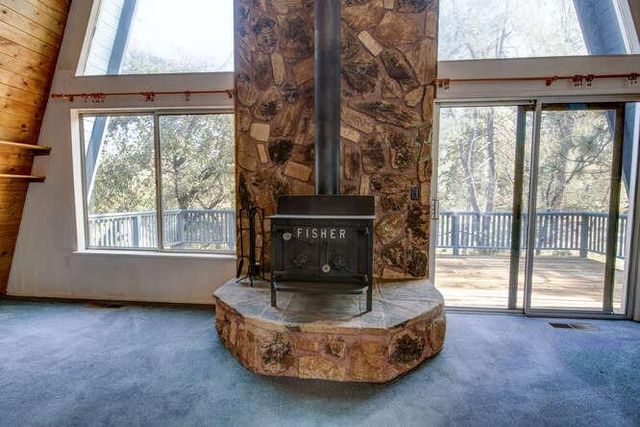 5633 Silver Saddle Dr, Hathaway Pines, CA 95233