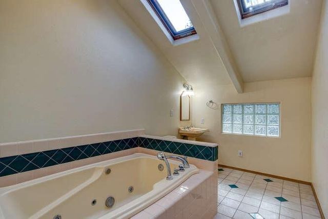 5633 Silver Saddle Dr, Hathaway Pines, CA 95233