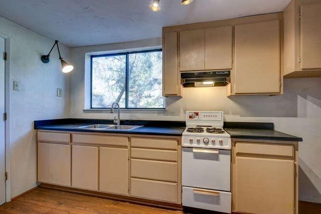 5633 Silver Saddle Dr, Hathaway Pines, CA 95233