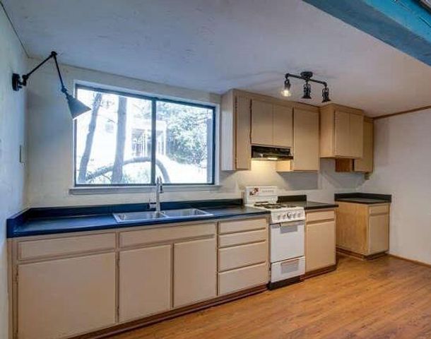 5633 Silver Saddle Dr, Hathaway Pines, CA 95233