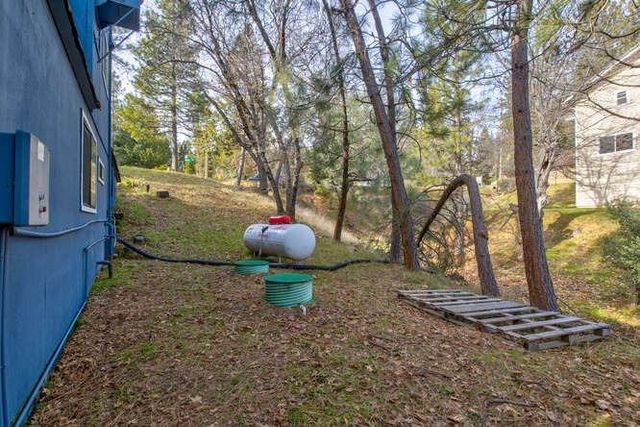 5633 Silver Saddle Dr, Hathaway Pines, CA 95233