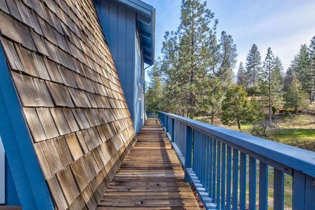 5633 Silver Saddle Dr, Hathaway Pines, CA 95233