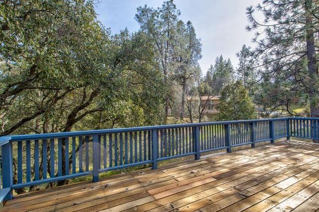 5633 Silver Saddle Dr, Hathaway Pines, CA 95233